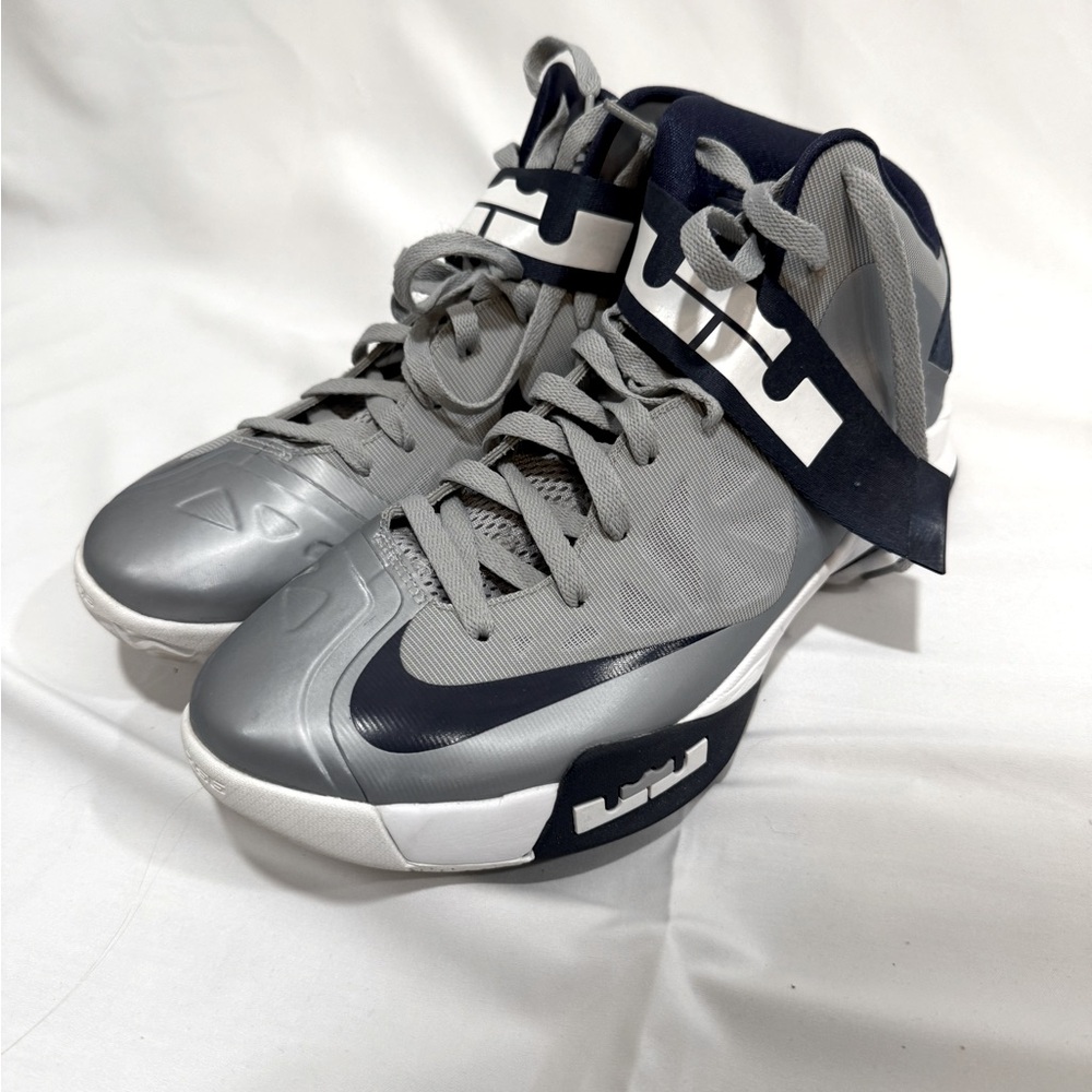 Nike LeBron Zoom Soldier 6 Shoes in Grey